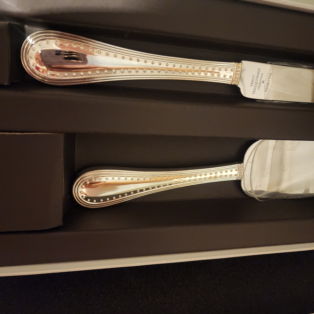 Elegant Silver Cake Server Set